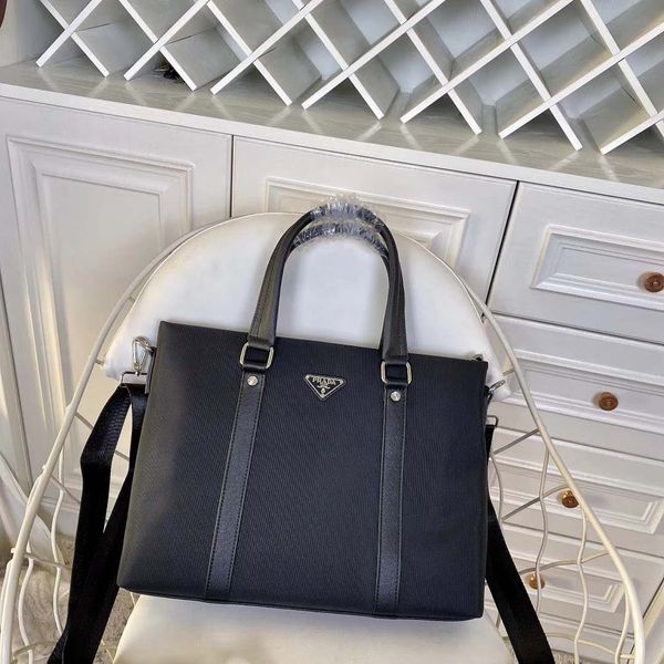 2020 classic long single zip embossed fashion leather clutch bag prada multi-card pocket change package bag wallet
2020 classic long single zip embossed fashion leather clutch bag prada multi-card pocket change package bag wallet