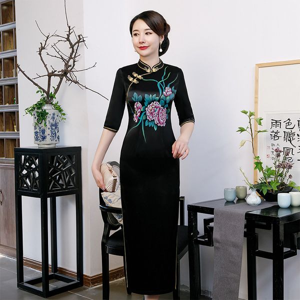 2020 summer new silk cheongsam cheongsam girl large size gown chinese traditional women qipao black embroidery dress, Red
2020 summer new silk cheongsam cheongsam girl large size gown chinese traditional women qipao black embroidery dress, Red