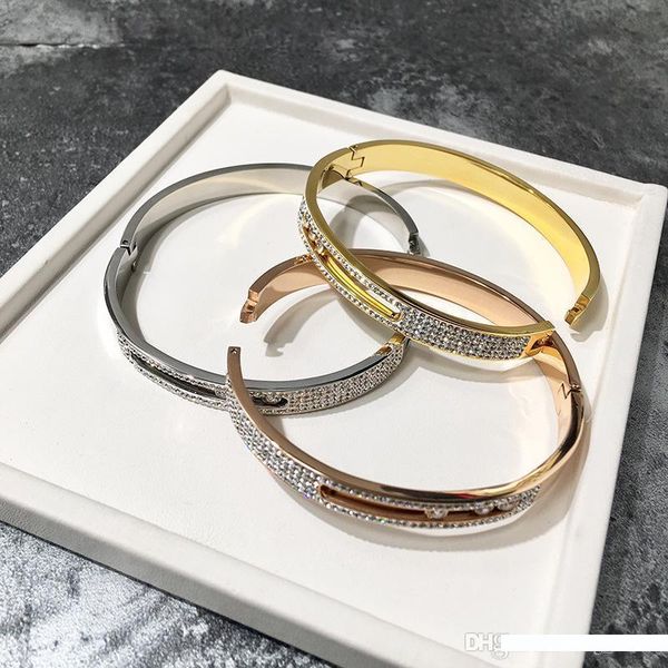 sell new 2019 titanium steel fashion ol wind 1 4 white mud full drill titanium steel rose gold buckle three crystal mobile bracelet, Black
sell new 2019 titanium steel fashion ol wind 1 4 white mud full drill titanium steel rose gold buckle three crystal mobile bracelet, Black