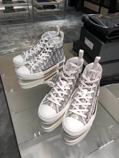 new1 luxury casual shoes fashion wild sports shoes comfortable breathable men and women shoes original box packaging fast delivery, Black
new1 luxury casual shoes fashion wild sports shoes comfortable breathable men and women shoes original box packaging fast delivery, Black