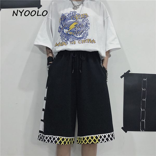 nyoolo harajuku streetwear plaid letters print high waist hip hop skateboard shorts summer loose elastic waist jogger shorts, White;black 
nyoolo harajuku streetwear plaid letters print high waist hip hop skateboard shorts summer loose elastic waist jogger shorts, White;black