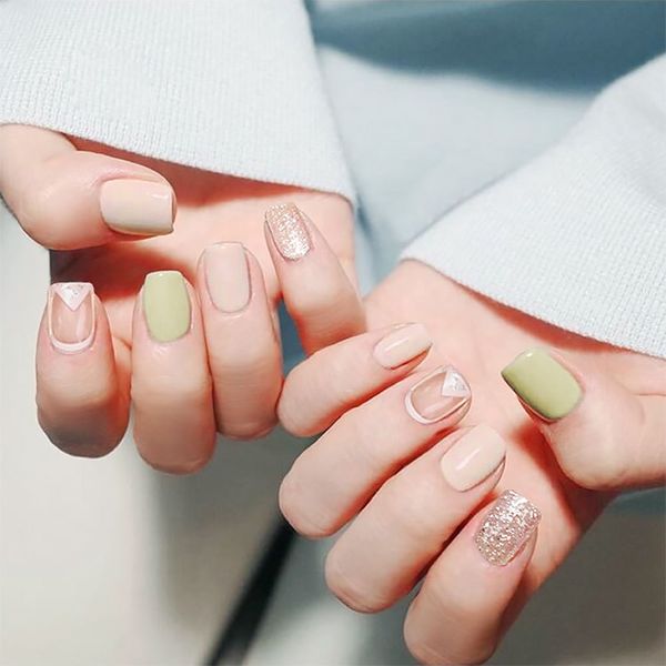 24pcs ladies natural flat nail art tips with glue women glitter false nail girls diy light green summer fashion fake nails, Red;gold
24pcs ladies natural flat nail art tips with glue women glitter false nail girls diy light green summer fashion fake nails, Red;gold