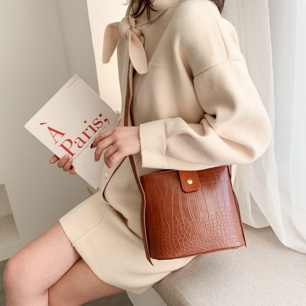 women's bag 2020 new retro stone grain handbag bucket bag korean version shoulder messenger
women's bag 2020 new retro stone grain handbag bucket bag korean version shoulder messenger