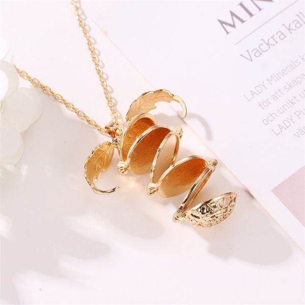 wholesale- magic 4 p memory necklace antique sliver locket pendants multilayer openable fashion box necklace jewelry, Silver
wholesale- magic 4 p memory necklace antique sliver locket pendants multilayer openable fashion box necklace jewelry, Silver