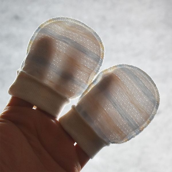 baby hand protection anti-scratch baby protective gloves and gloves internal wireless head anji duckling mesh breathable, White
baby hand protection anti-scratch baby protective gloves and gloves internal wireless head anji duckling mesh breathable, White
