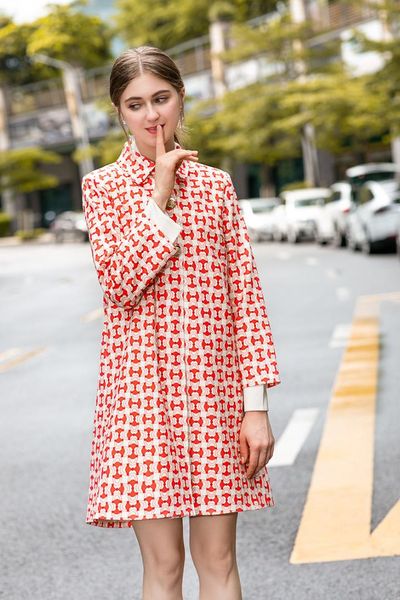 chic women's print loose overcoat 2019 fall/winter elegant trench coat women's wind coat a729, Tan;black
chic women's print loose overcoat 2019 fall/winter elegant trench coat women's wind coat a729, Tan;black