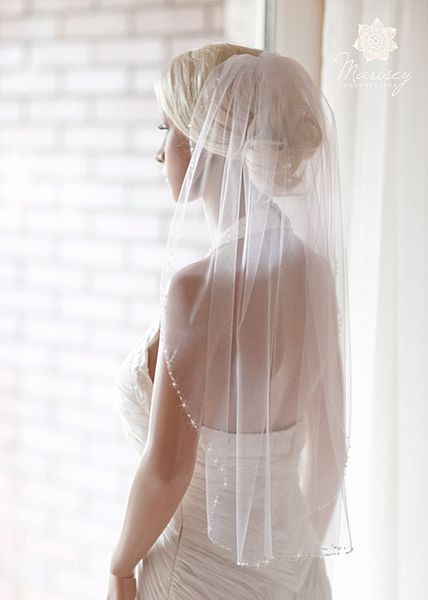 new luxurious amazing waist length white ivory champagne red purple black bridal veil one-layer rhinestone edge elegant popular wedding veil
new luxurious amazing waist length white ivory champagne red purple black bridal veil one-layer rhinestone edge elegant popular wedding veil