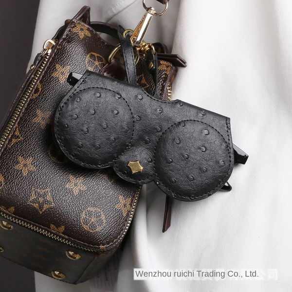 portable cute box box ins bag sunglasses protective cover girls' eyes clip men's sunglasses bag 
portable cute box box ins bag sunglasses protective cover girls' eyes clip men's sunglasses bag