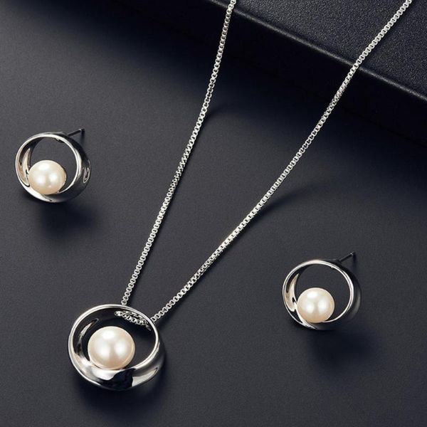 women faux pearl round pendant necklace stud earrings wedding party jewelry set, Silver
women faux pearl round pendant necklace stud earrings wedding party jewelry set, Silver