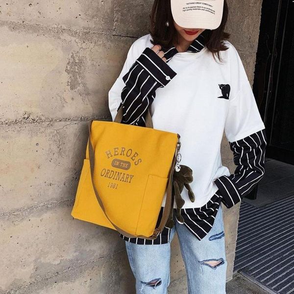 frog pendant women fashion college style canvas bag single shoulder bag versatile large capacity ladies messenger bags
frog pendant women fashion college style canvas bag single shoulder bag versatile large capacity ladies messenger bags