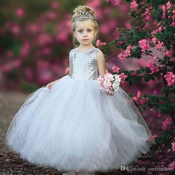 2019 cute flower girls dresses silver sequins ball gown puffy tulle keyhole back sashes kids princess party wedding bridesmaid custom made, White;blue
2019 cute flower girls dresses silver sequins ball gown puffy tulle keyhole back sashes kids princess party wedding bridesmaid custom made, White;blue