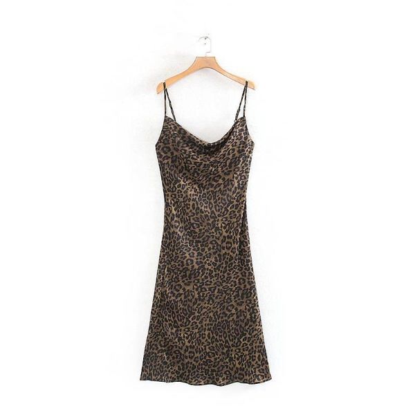 2019 autumn street cool women's dress sling sleeveless v-neck one-step skirt dress, White;black
2019 autumn street cool women's dress sling sleeveless v-neck one-step skirt dress, White;black