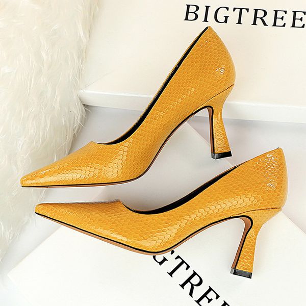 spring fashion female pumps classic patent leather high heels shoes sharp head paltform wedding shoes, Black
spring fashion female pumps classic patent leather high heels shoes sharp head paltform wedding shoes, Black
