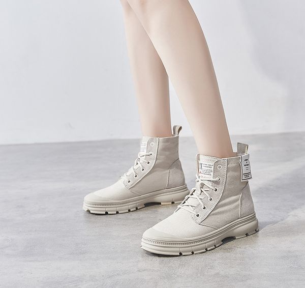 with box chaussures fashion designer shoes trainers white black dress de luxe men women casual shoes 70124
with box chaussures fashion designer shoes trainers white black dress de luxe men women casual shoes 70124