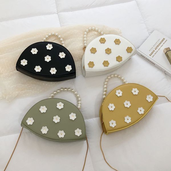 flower bag fashion pearl handbag lady diagonal crescent bag chain female summer small fresh
flower bag fashion pearl handbag lady diagonal crescent bag chain female summer small fresh