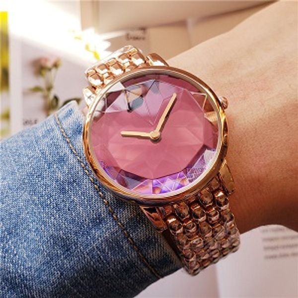 Hot item woman Watch full Diamonds Casual Designer gold WristWatch Ladies Fashion Luxury Quartz Rhinestone Watch Relojes De Marca Mujer
Hot item woman Watch full Diamonds Casual Designer gold WristWatch Ladies Fashion Luxury Quartz Rhinestone Watch Relojes De Marca Mujer