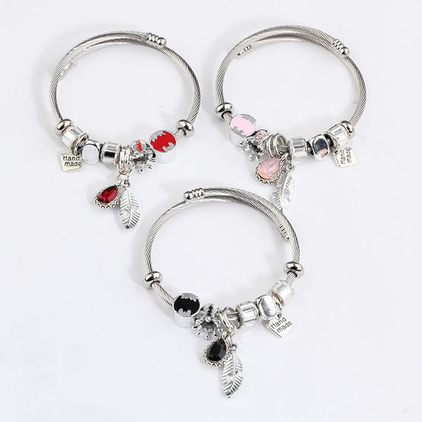 exquisite stainless steel new fashion bracelet simple european and american students crown pendant ladies bracelet personality, Black 
exquisite stainless steel new fashion bracelet simple european and american students crown pendant ladies bracelet personality, Black