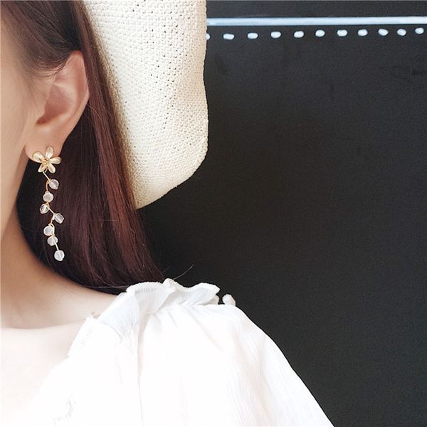 1pair/lot korean fashion sweety style flower earrings crystal tassel temperament earrings for women girls party jewelry gifts, Silver
1pair/lot korean fashion sweety style flower earrings crystal tassel temperament earrings for women girls party jewelry gifts, Silver