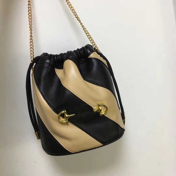 2019 famous designer ladies handbag shoulder bag luxury original leather bag fashion women's bucket bag high quality
2019 famous designer ladies handbag shoulder bag luxury original leather bag fashion women's bucket bag high quality