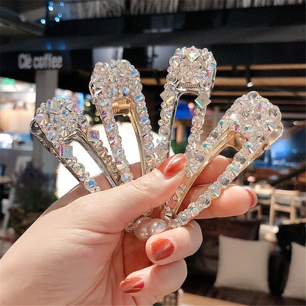 2020 new fashion shiny rhinestone crystal pearl hair clip hairpins barrettes for girl women headwear hair accessories pendientes, Golden;silver
2020 new fashion shiny rhinestone crystal pearl hair clip hairpins barrettes for girl women headwear hair accessories pendientes, Golden;silver