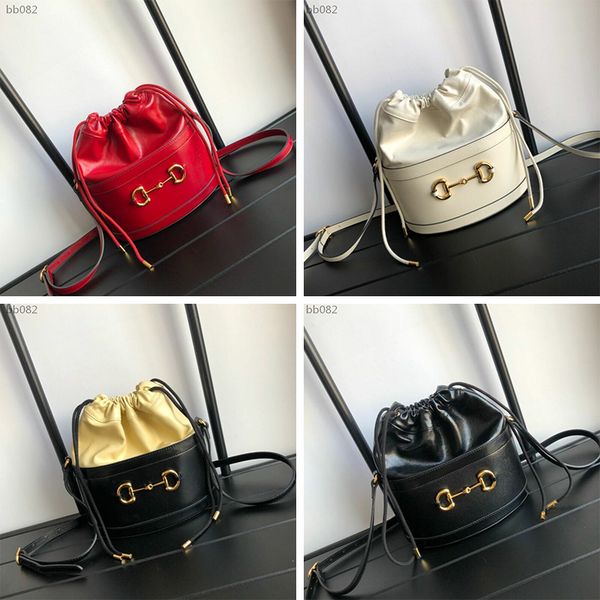 2020 new star same bags handbags messenger bag drawstring beam horse buckle bucket bag tide high sense messenger bag foreign style
2020 new star same bags handbags messenger bag drawstring beam horse buckle bucket bag tide high sense messenger bag foreign style