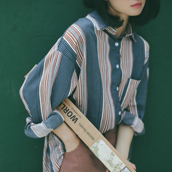 женщины мода tops вадим корейского лето oversize ретро полосатая рубашка blusa небольшой свежей полосатой рубашки назад расщепленные блузы, White
женщины мода tops вадим корейского лето oversize ретро полосатая рубашка blusa небольшой свежей полосатой рубашки назад расщепленные блузы, White