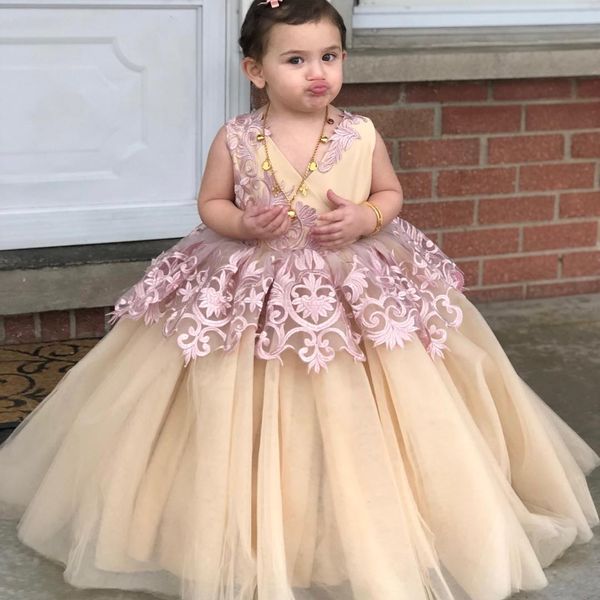 new arrival lace ball gown flower girl dresses for wedding v neck pageant gowns tulle peplum first communion dress, White;blue
new arrival lace ball gown flower girl dresses for wedding v neck pageant gowns tulle peplum first communion dress, White;blue