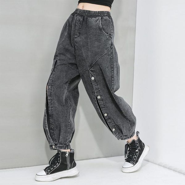 2020 spring new hip hop fashion denim cross-pants women elastic waist button pocket jeans ankle-length pants, Black;white
2020 spring new hip hop fashion denim cross-pants women elastic waist button pocket jeans ankle-length pants, Black;white