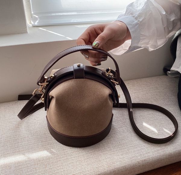 designer women shoulder totes luxury temperament scrub bucket bags hasp mini handbag new style lady dating bucket bag
designer women shoulder totes luxury temperament scrub bucket bags hasp mini handbag new style lady dating bucket bag