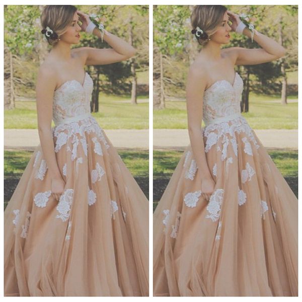 2019 sweetheart white lace appliques a-line wedding dresses lace up back custom bridal gowns custom vestidos de mariee garden cheap
2019 sweetheart white lace appliques a-line wedding dresses lace up back custom bridal gowns custom vestidos de mariee garden cheap