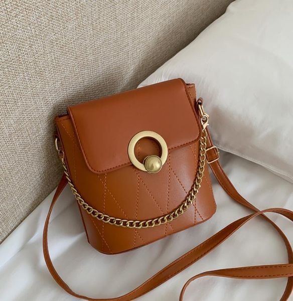 women's small bag cross body bags 2020 new all-around retro messenger bags fashionable chain bucket bag
women's small bag cross body bags 2020 new all-around retro messenger bags fashionable chain bucket bag