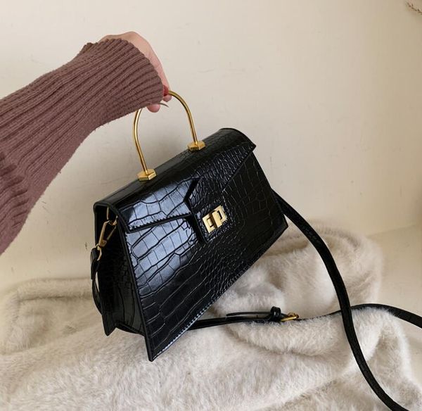 designer women senior handbags fashion alligator shoulder bags metal hand ring crossbody women bag new style bags high quality
designer women senior handbags fashion alligator shoulder bags metal hand ring crossbody women bag new style bags high quality