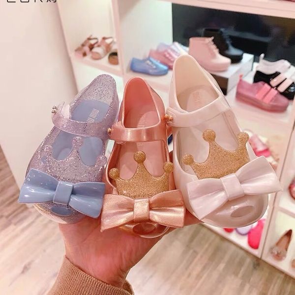 mini melissa 2020 new girl jelly sandals crown summer sandals melissa children cute sandals beach shoes toddler shoes 13-18cm y200103, Black;red
mini melissa 2020 new girl jelly sandals crown summer sandals melissa children cute sandals beach shoes toddler shoes 13-18cm y200103, Black;red