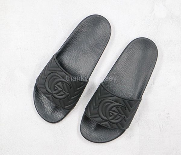 2020 new fashion big logo slide rubber sandal men women sandals designer shoes luxury summer slide shoes size 35-46 with box ing, Blue;gray
2020 new fashion big logo slide rubber sandal men women sandals designer shoes luxury summer slide shoes size 35-46 with box ing, Blue;gray