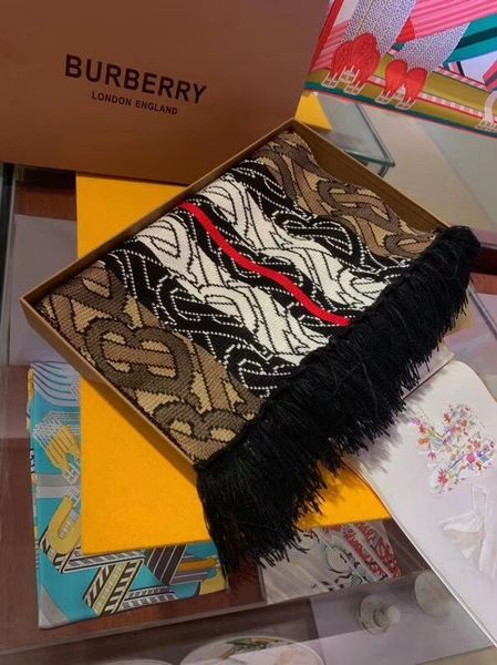 fashion autumn and winter cashmere-like design brand letter double-sided scarf warm and thick shawl gift box, Blue;gray
fashion autumn and winter cashmere-like design brand letter double-sided scarf warm and thick shawl gift box, Blue;gray