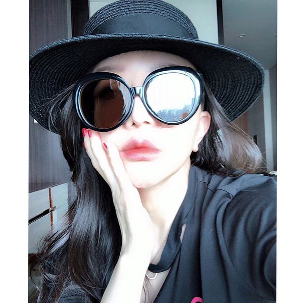 retro sports ski round frame fashion tide sunglasses women, White;black
retro sports ski round frame fashion tide sunglasses women, White;black