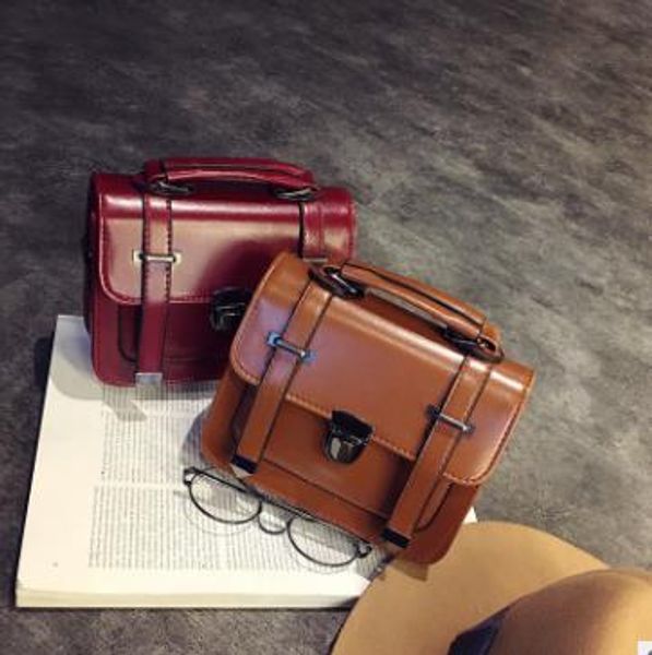 2020 new messenger retro female bag wild tide shoulder bags arrow plug lock type small square bag ing
2020 new messenger retro female bag wild tide shoulder bags arrow plug lock type small square bag ing