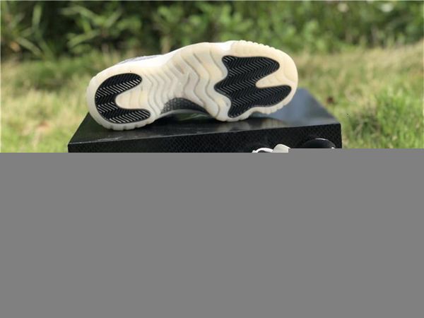 2019 new arrival 11 low se snakeskin white grey men basketball shoes real carbon fiber cd6846-002 light bone running sneakers size 7-13, Black
2019 new arrival 11 low se snakeskin white grey men basketball shoes real carbon fiber cd6846-002 light bone running sneakers size 7-13, Black