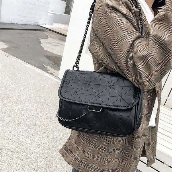 women's bags 2019 autumn and winter new rhombus large bag chain bag small fragrance wind large capacity shoulder messenger
women's bags 2019 autumn and winter new rhombus large bag chain bag small fragrance wind large capacity shoulder messenger