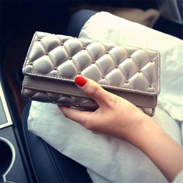 factory wholesale brand handbag leather wallet cover double personality hand fashion women classic argyle rivet wallet purse embroidered, Red;black
factory wholesale brand handbag leather wallet cover double personality hand fashion women classic argyle rivet wallet purse embroidered, Red;black