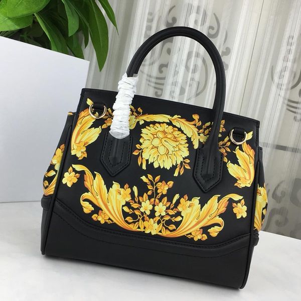 fashion women handbags lady clutch bag shoulder female purse simple design womens genuine leather totes handbag
fashion women handbags lady clutch bag shoulder female purse simple design womens genuine leather totes handbag