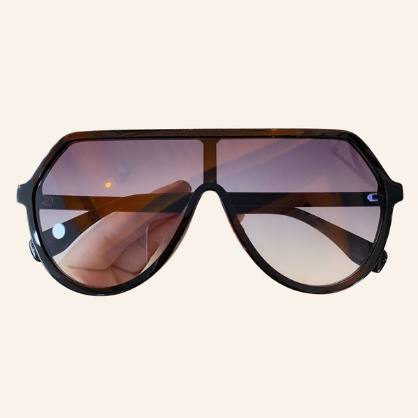 new oversized one-piece sunglasses women brand designer conjoined sun glasses female uv400, White;black 
new oversized one-piece sunglasses women brand designer conjoined sun glasses female uv400, White;black