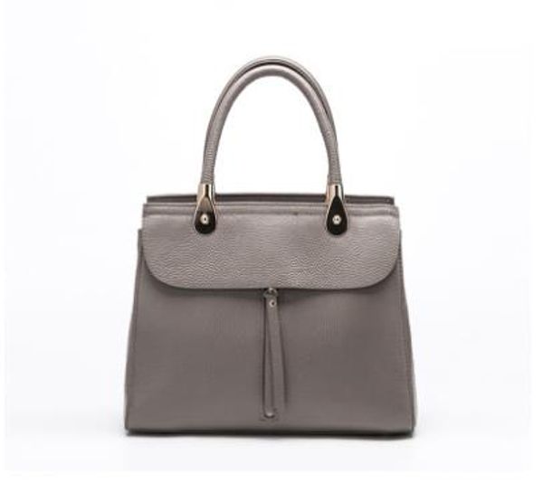 new genuine leather european and american fashion bags ladies single shoulder cowhide handbag with oblique shoulder, one hair substitute
new genuine leather european and american fashion bags ladies single shoulder cowhide handbag with oblique shoulder, one hair substitute