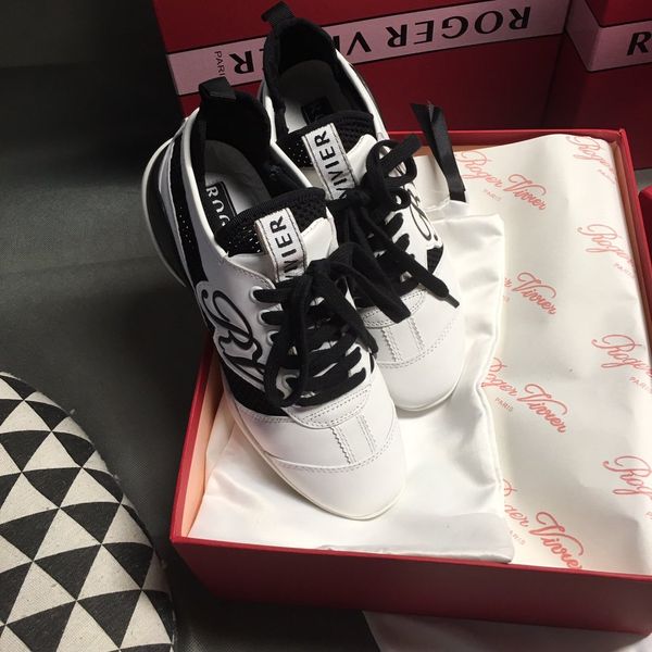 women's summer luxury designer shoes women's sports shoes casual shoes mesh upper comfortable and breathable 35-39 yards, Black
women's summer luxury designer shoes women's sports shoes casual shoes mesh upper comfortable and breathable 35-39 yards, Black