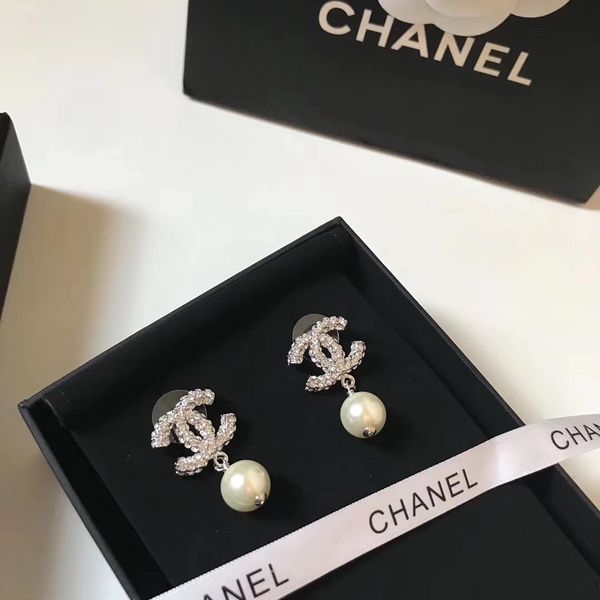 New arrival exqui ite tud earring with diamond and round pearl of women tud earring fa hion imple ilver 925 pin p 6770a
New arrival exqui ite tud earring with diamond and round pearl of women tud earring fa hion imple ilver 925 pin p 6770a