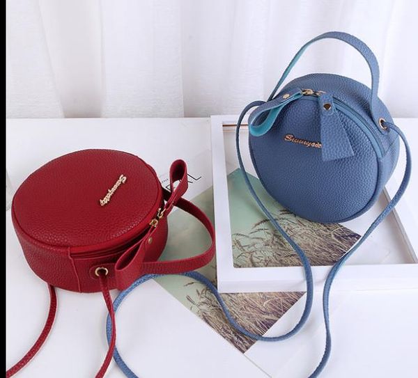 2020 new cute little round one shoulder diagonal portable cosmetic bag designer small bag wild /in stock
2020 new cute little round one shoulder diagonal portable cosmetic bag designer small bag wild /in stock