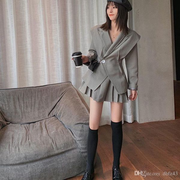 deat 2019 осень и зима повседневные одиночные студенческие стили короткая куртка женская свободная + плиссированная юбка комплект женский ко, Black;brown
deat 2019 осень и зима повседневные одиночные студенческие стили короткая куртка женская свободная + плиссированная юбка комплект женский ко, Black;brown