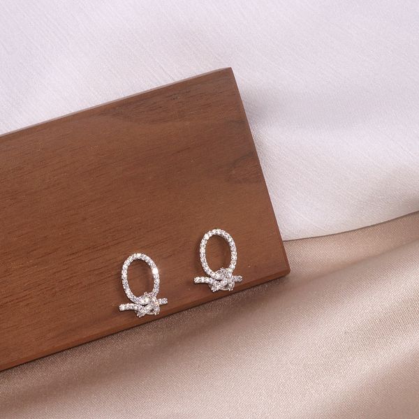 new design fashion jewelry rose gold color simple geometry zircon crystal stud earrings female wedding accessories gift, Golden;silver
new design fashion jewelry rose gold color simple geometry zircon crystal stud earrings female wedding accessories gift, Golden;silver