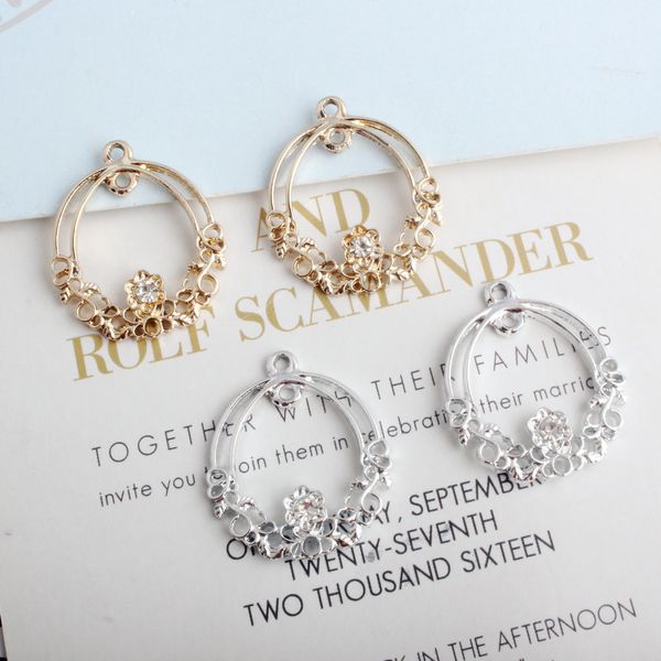 круглый венок женщины серьги diy для леди лучший подарок полые шарм серьги девушки личность ювелирные изделия золото / серебро цвет 10 шт, Bronze;silver
круглый венок женщины серьги diy для леди лучший подарок полые шарм серьги девушки личность ювелирные изделия золото / серебро цвет 10 шт, Bronze;silver