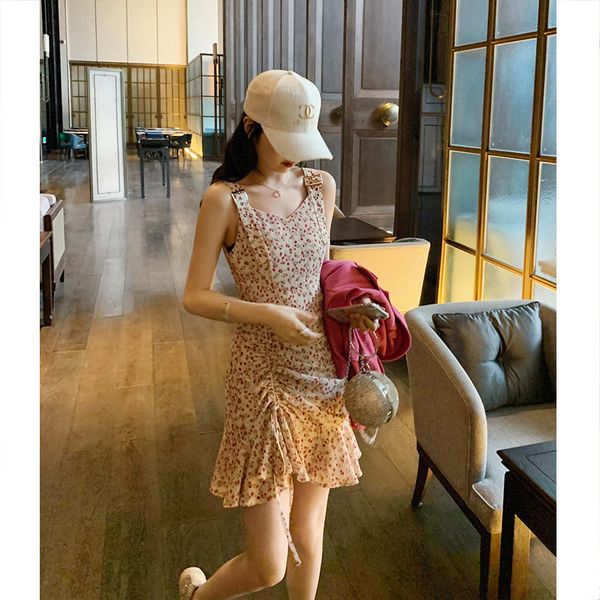 vintage chiffon strap floral dress female 2020 spring and autumn new short small pleated fairy skirt temperament, Red
vintage chiffon strap floral dress female 2020 spring and autumn new short small pleated fairy skirt temperament, Red